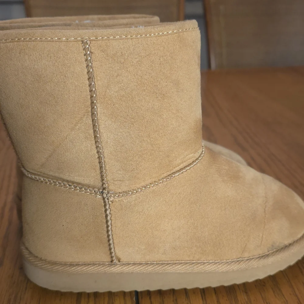 Kids Classic Tan Suede‎ Pull-On Winter Boots